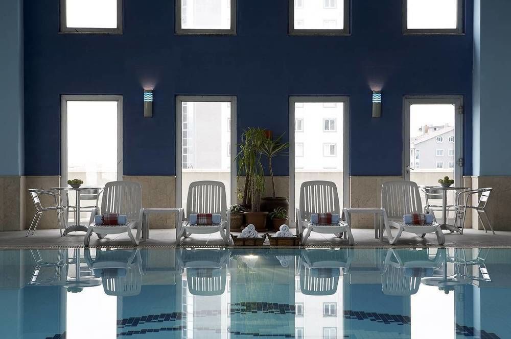 Wyndham Grand Kayseri Facilidades foto The pool at the hotel