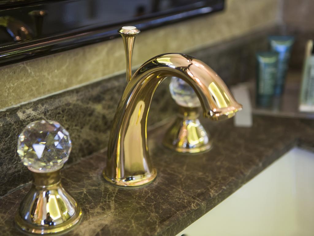 Wyndham Grand Kayseri Exterior foto A widespread lavatory faucet